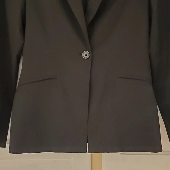 The Limited Women's Tailored Blazer - Picture 7 of 7